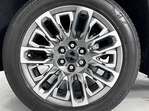 Used 2025 GMC Sierra 1500 Denali Ultimate AWD/4WD image 32