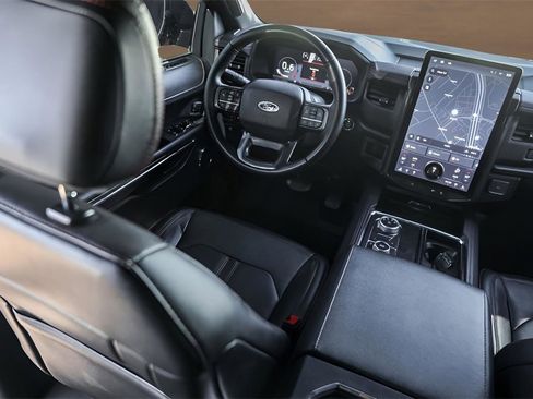 Used 2022 Ford Expedition Limited image 24