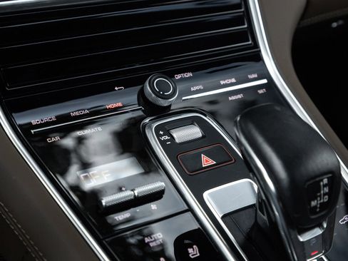 Certified 2023 Porsche Panamera 4 Platinum Edition AWD/4WD image 26