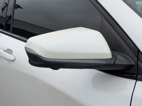 Used 2023 Chevrolet Equinox RS w/ RS Leather Package FWD image 10