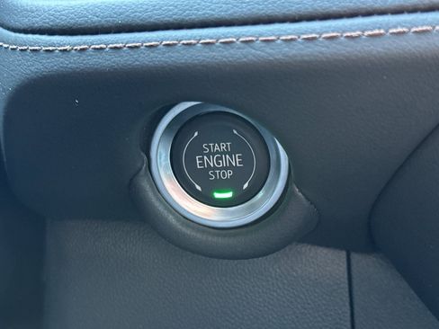 Certified 2025 Chevrolet Suburban High Country image 34