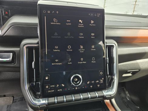 Used 2025 GMC Yukon XL Denali image 9