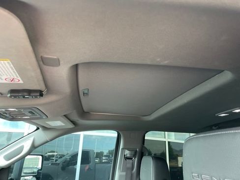 Used 2023 GMC Sierra 3500 Denali w/ Denali Ultimate Package AWD/4WD image 12