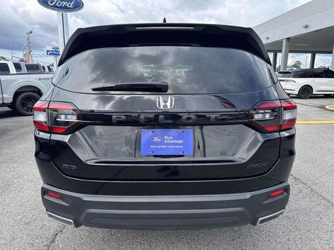 Used 2023 Honda Pilot Sport image 6