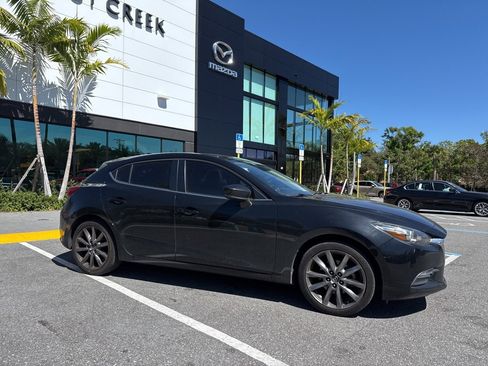 Used 2018 MAZDA MAZDA3 Touring image 3