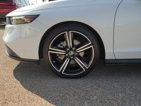 Used 2024 Honda Accord Sport image 17