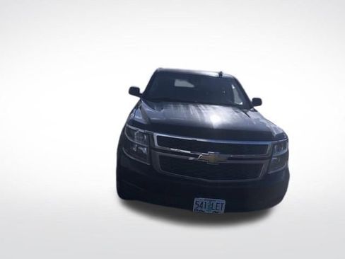 Used 2016 Chevrolet Suburban LT image 7
