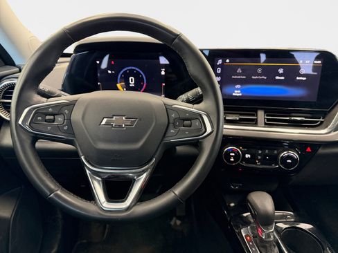 Used 2025 Chevrolet Trax ACTIV w/ Driver Confidence Package image 11