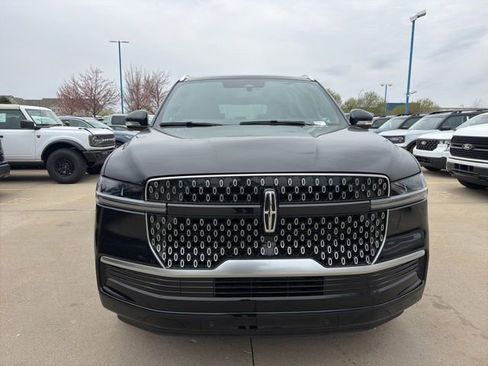 New 2026 Lincoln Navigator L Reserve AWD/4WD image 10