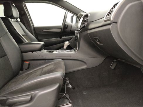 Used 2020 Jeep Grand Cherokee Laredo w/ Laredo X Package RWD image 21