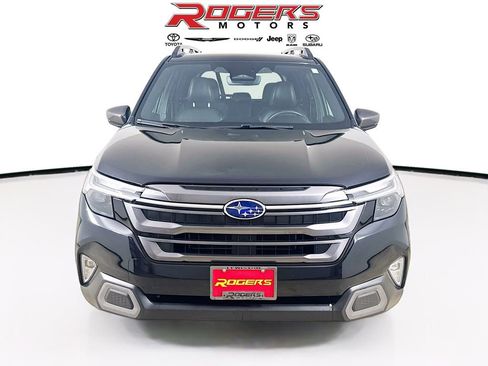 Used 2025 Subaru Forester Limited w/ Popular Package AWD/4WD image 2