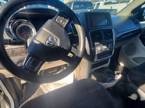 Used 2014 RAM C/V Tradesman FWD image 10