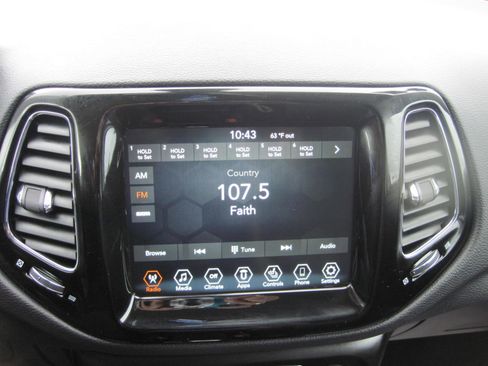 Used 2020 Jeep Compass Limited image 12