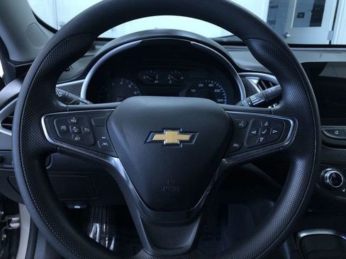 Used 2024 Chevrolet Malibu LT image 25