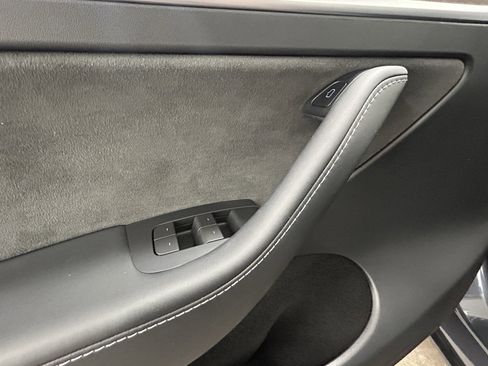 Used 2023 Tesla Model Y Long Range image 24