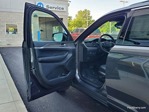 New 2025 Jeep Grand Cherokee Limited w/ Luxury Tech Group II image 18