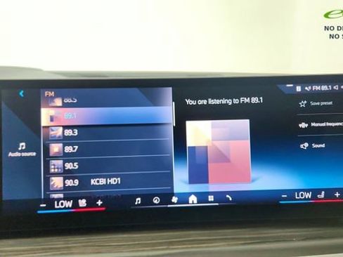 Used 2024 BMW X7 xDrive40i w/ Parking Assistance Package AWD/4WD image 54