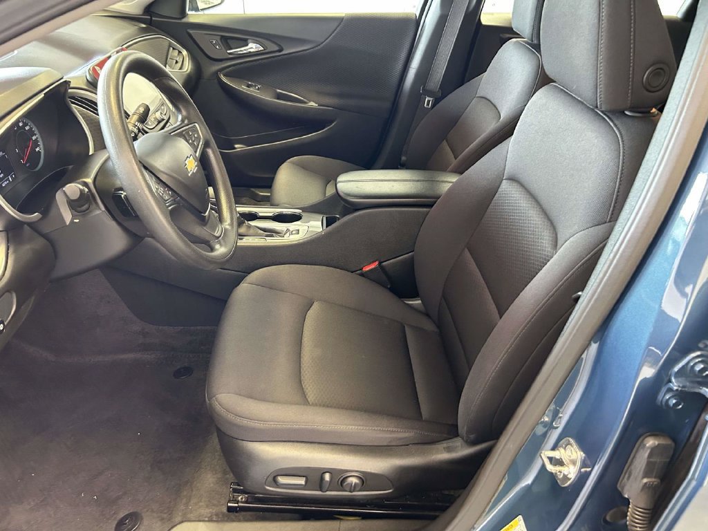 Used 2025 Chevrolet Malibu LT FWD image 14