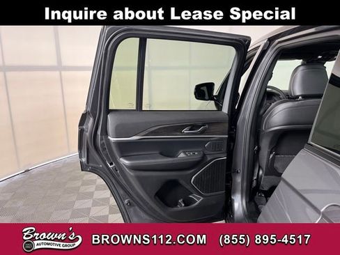 Used 2026 Jeep Grand Cherokee Limited image 36
