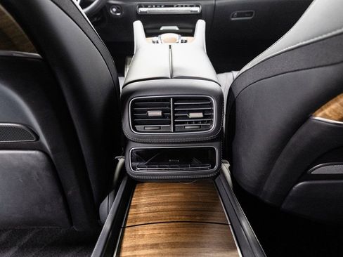 Used 2024 Mercedes-Benz Maybach GLS 600 4MATIC image 30