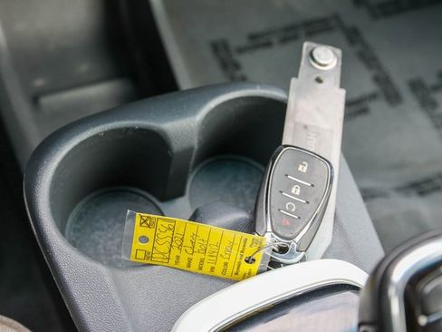 Used 2021 Chevrolet Bolt LT image 21