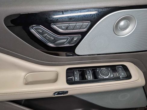 Used 2020 Lincoln Aviator Reserve w/ Equipment Group 202A image 37