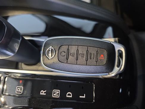 New 2025 Nissan Versa SR w/ Trunk Package image 32