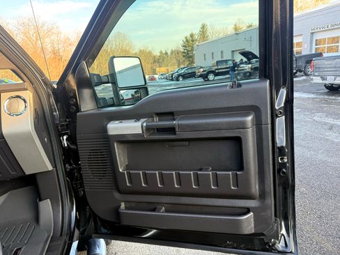 Used 2015 Ford F350 Lariat image 21