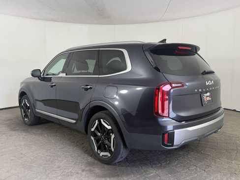 Used 2025 Kia Telluride S FWD image 5