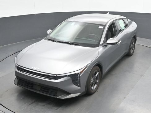 Used 2025 Kia K4 FWD image 33