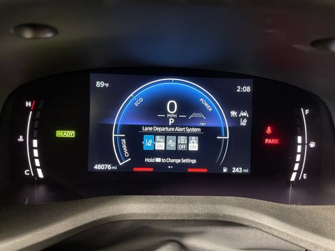 Used 2025 Toyota Camry SE FWD image 18