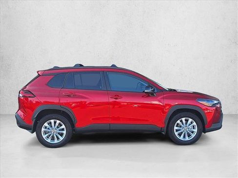 Used 2026 Toyota Corolla Cross LE image 4