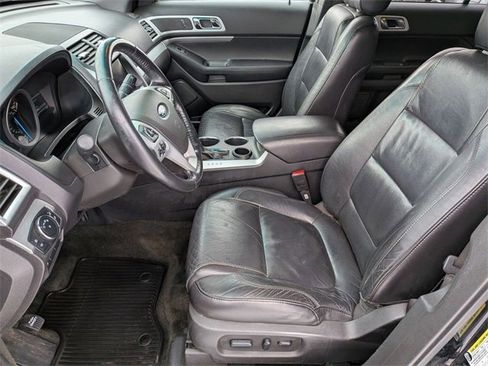 Used 2013 Ford Explorer XLT image 11