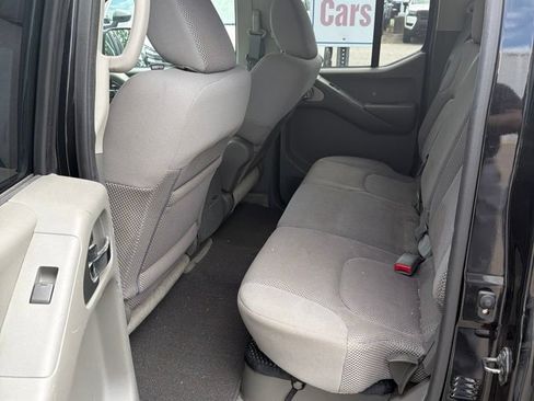 Used 2012 Nissan Frontier SV RWD image 5