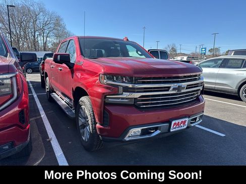Used 2019 Chevrolet Silverado 1500 High Country w/ Z71 Off-Road Package AWD/4WD image 2