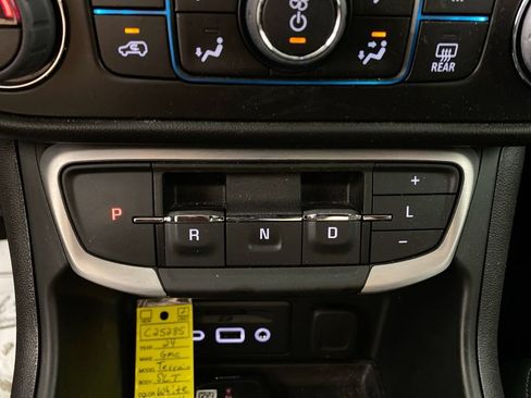 Certified 2024 GMC Terrain SLT w/ Infotainment Package II AWD/4WD image 19