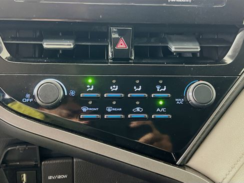 Used 2021 Toyota Camry LE w/ Carpet Mat Package (TMS) image 14