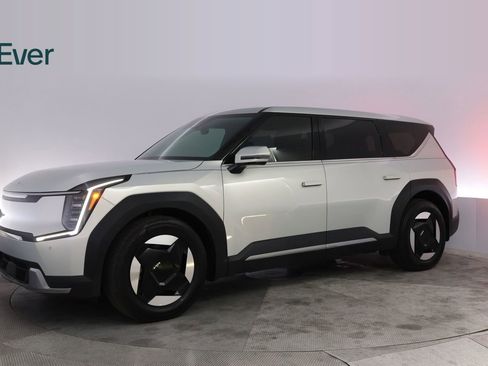 Used 2026 Kia EV9 Light RWD image 18