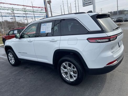 Used 2023 Jeep Grand Cherokee Limited image 4