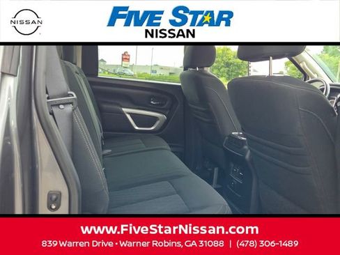 Used 2017 Nissan Titan SV RWD image 14