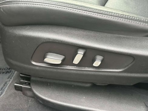 Used 2022 Cadillac XT6 Premium Luxury w/ Technology Package image 18