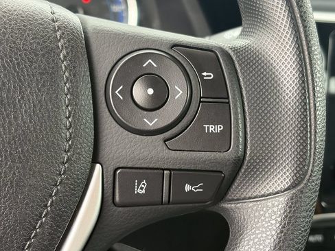 Used 2017 Toyota Corolla XLE w/ Carpet Mat Package (TMS) FWD image 37