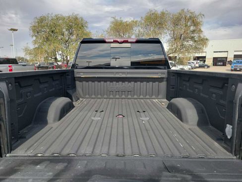 Used 2024 Chevrolet Silverado 2500 High Country w/ High Country Premium Package image 19