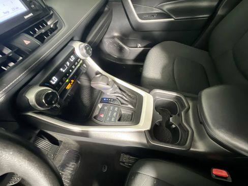 Used 2021 Toyota RAV4 XLE image 26
