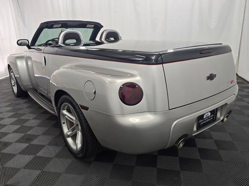 Used 2005 Chevrolet SSR w/ Preferred Equipment Group RWD image 39