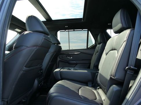 Used 2025 Honda Pilot Black Edition image 21