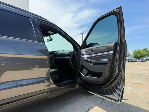 Used 2018 Ford Explorer Sport AWD/4WD image 26