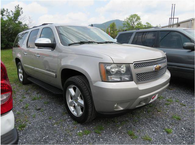 Used 2007 Chevrolet Suburban LTZ w/ LTZ Preferred Equipment Group AWD/4WD image 21
