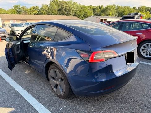 Used 2022 Tesla Model 3 Long Range AWD/4WD image 4