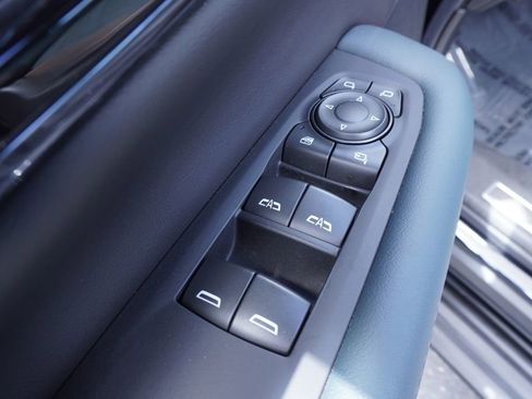 Used 2025 GMC Yukon AT4 AWD/4WD image 16